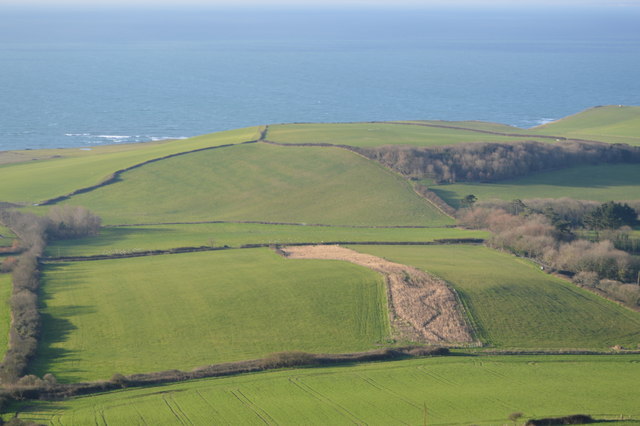 File:Farmland below Swyre Head - geograph.org.uk - 4410411.jpg