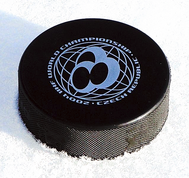 File:Hockey puck 2.jpg