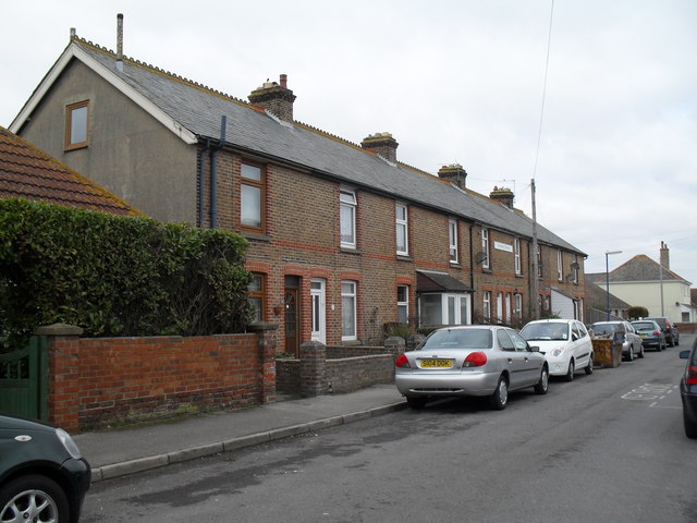 File:Houses in North Road - geograph.org.uk - 1765693.jpg