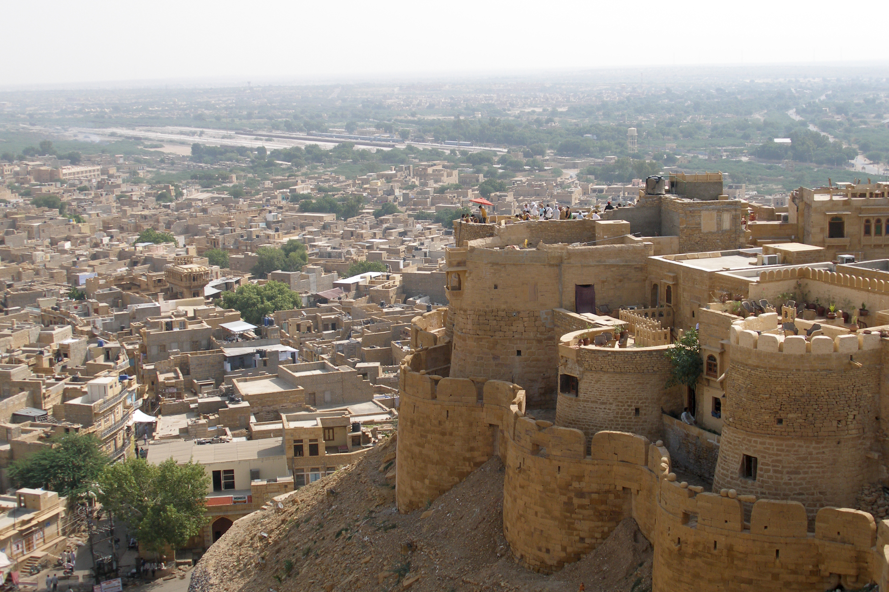 File:Jaisalmer, India, View of Jaisalmer Fort.jpg - Wikimedia Commons