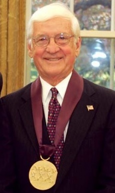 File:John Ruthven 2004 National Medal of Arts (cropped).jpg