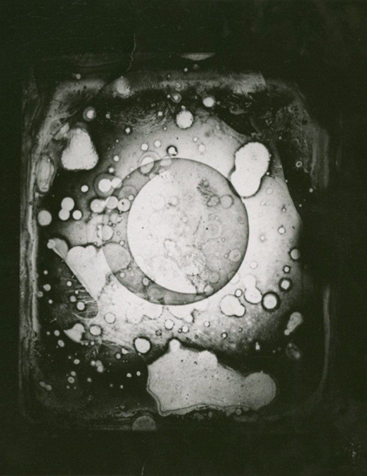 John W Draper-The first Moon Photograph 1840.jpg