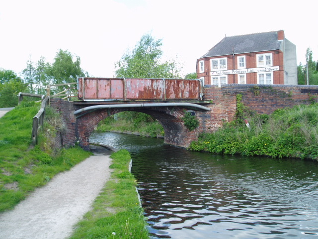 Limekiln Bridge, Staffs and Worcs. Canal, Kidderminster - geograph.org.uk - 7941