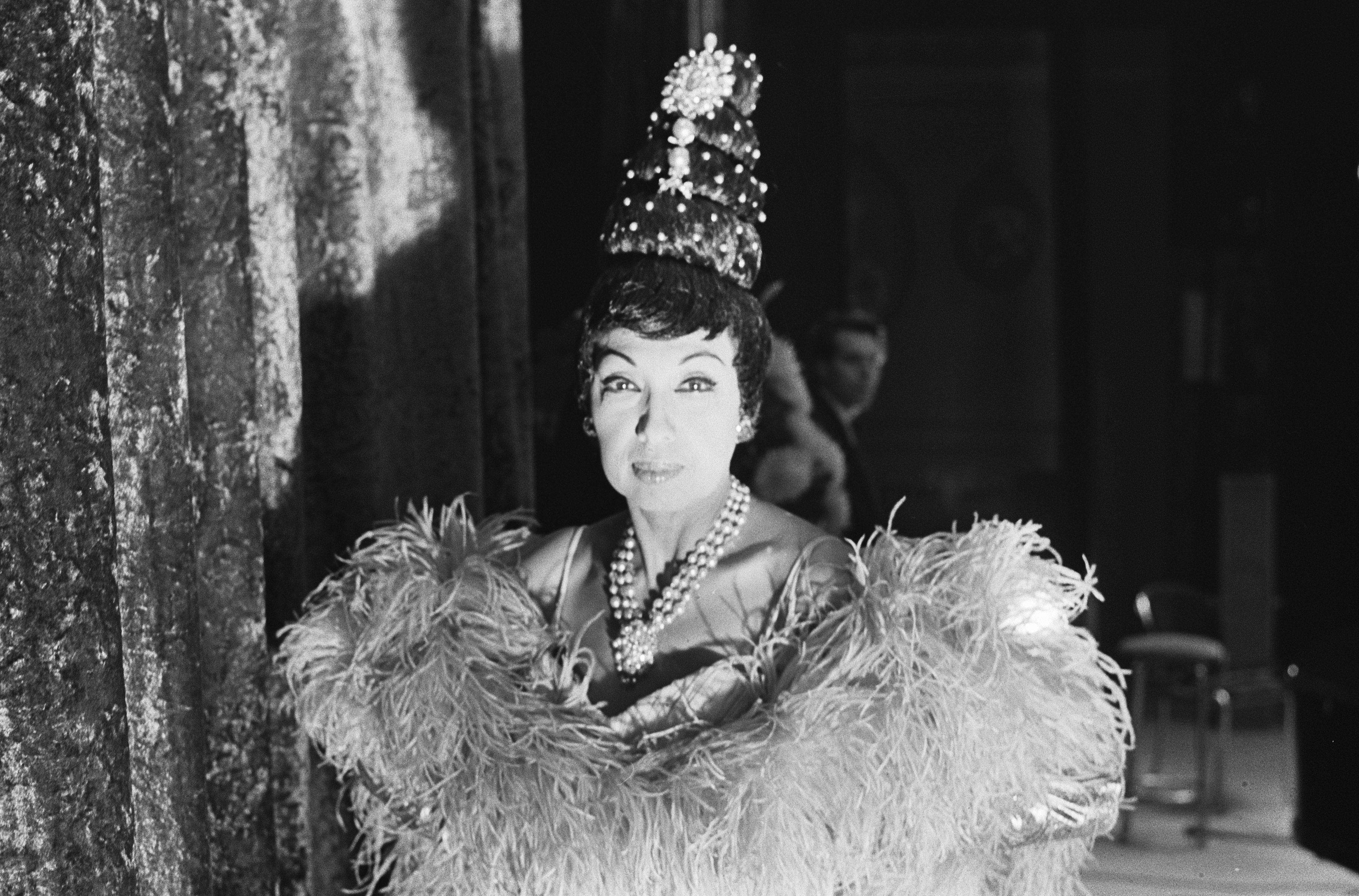 File:Oudejaarsshow van Josephine Baker in Carre opgenomen ...