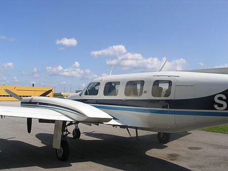 File:PA31 Navajo Fly Logic.jpg