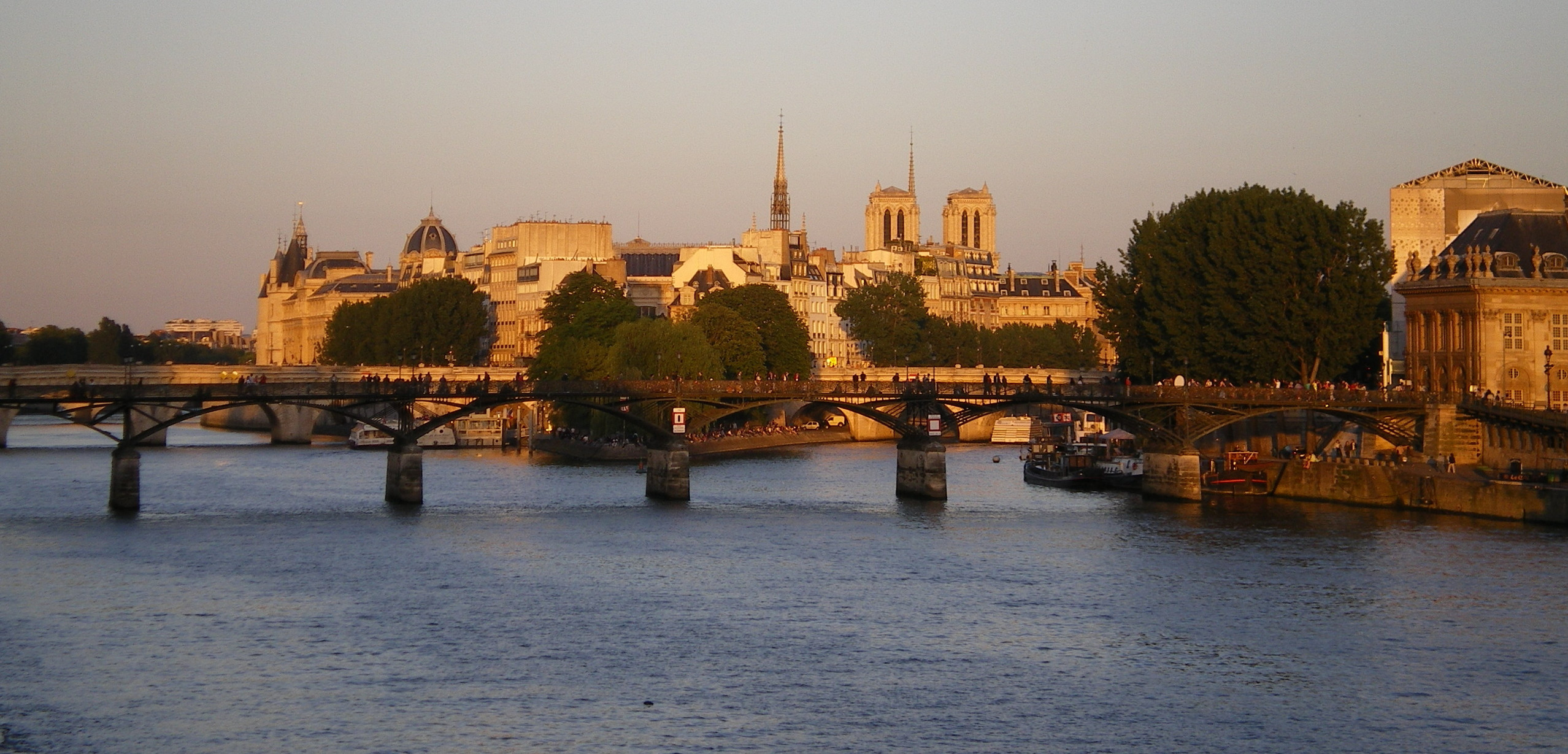 File:Le Pont des Arts.JPG - Wikipedia