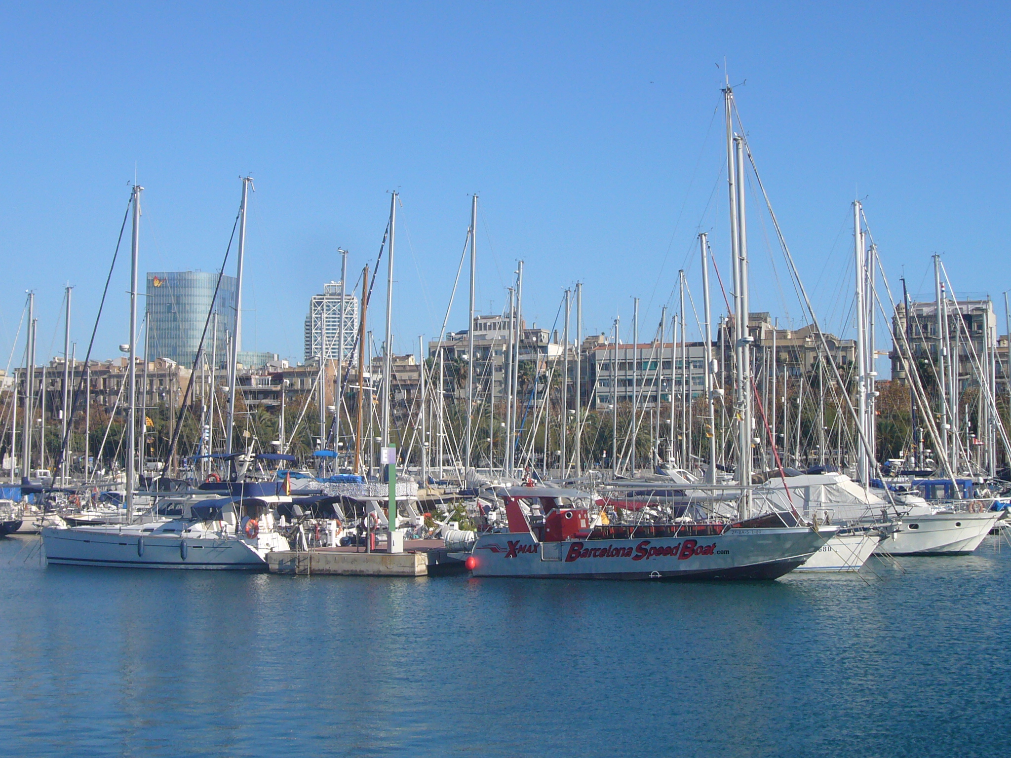 File:Port Vell - Barcelona Speed Boat.JPG - Wikimedia Commons