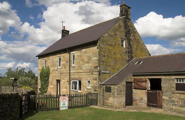 File:Raven Hill Farm - geograph.org.uk - 211468.jpg