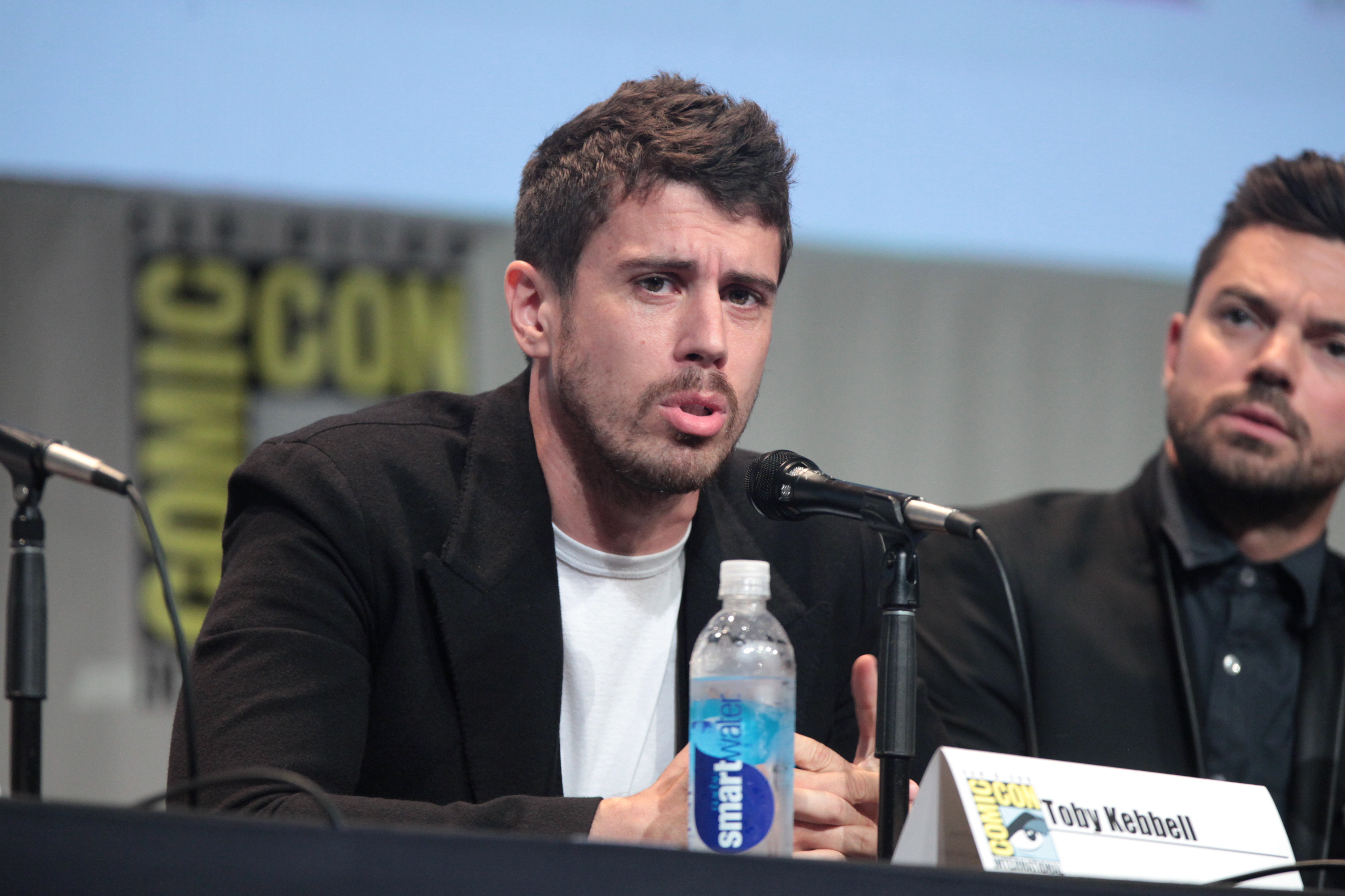 Toby Kebbell - Wikipedia