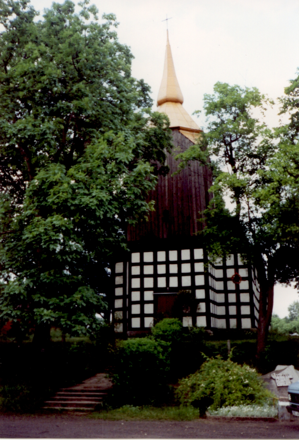 Saint Anthony church in Golce.jpg