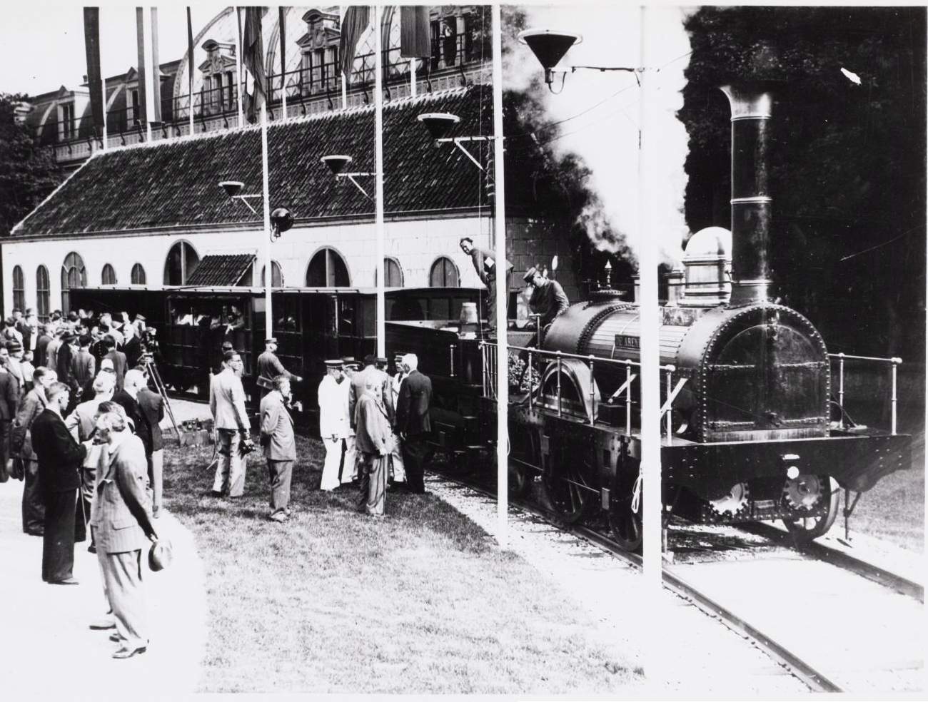 Station 'De Eenhonderd Roe'; juli 1939.jpg