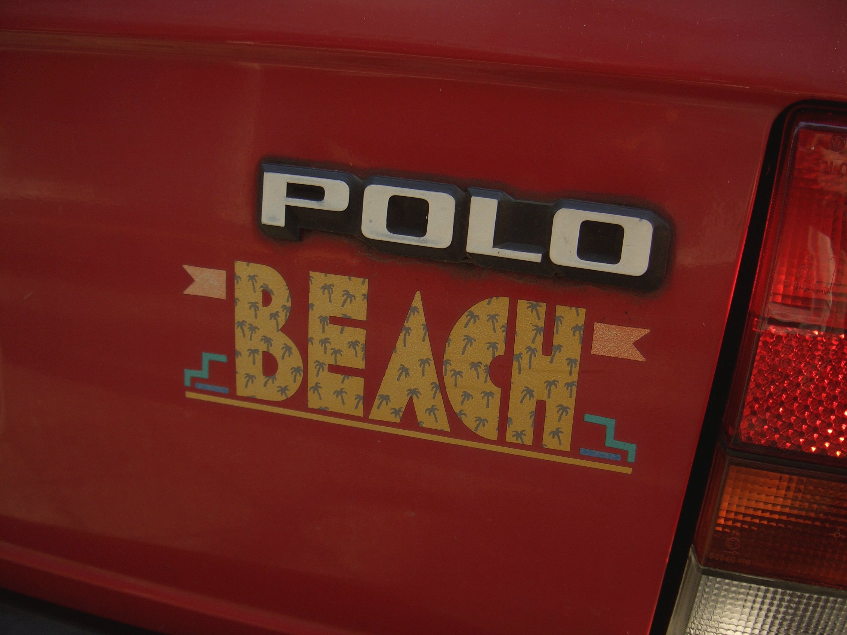 File:VW Polo GenII 86C 1981-1994 special edition BEACH bootlidright  2008-07-25 A.jpg - Wikimedia Commons