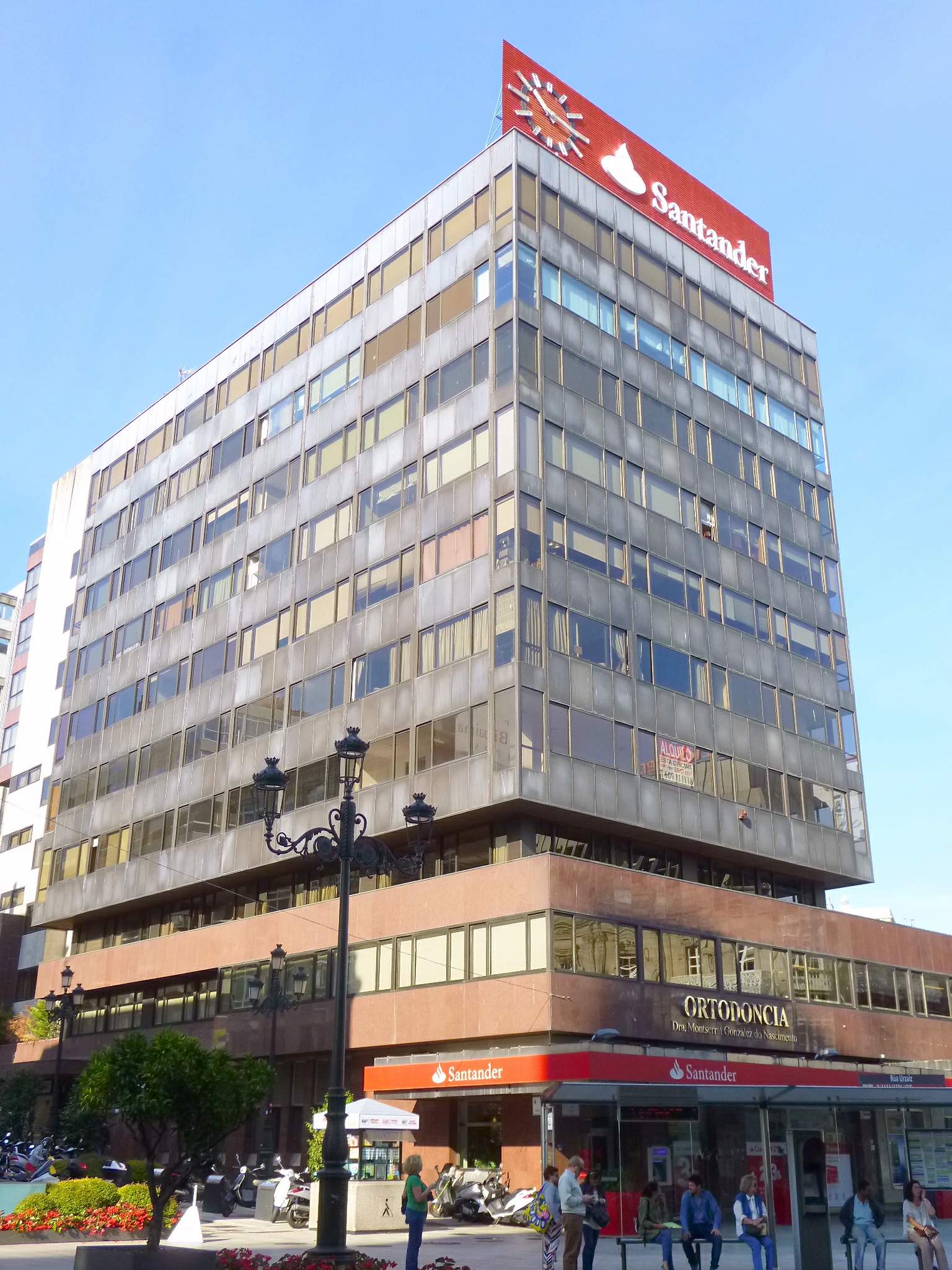 File:Santander.Banco.Santander.jpg - Wikipedia