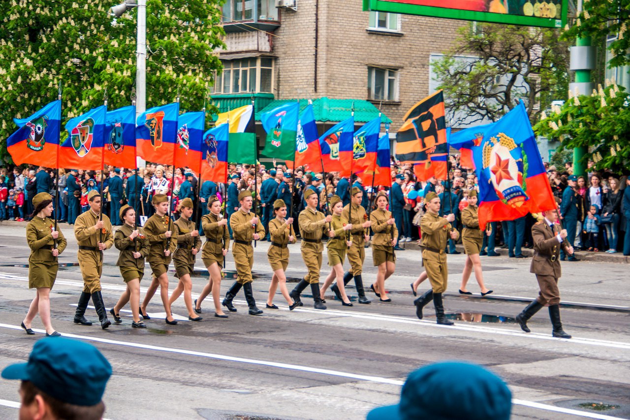 Население луганска. Парад в Луганске. Парада,Луганск,9,мая. Парад Победы ЛНР. День Победы ЛНР.