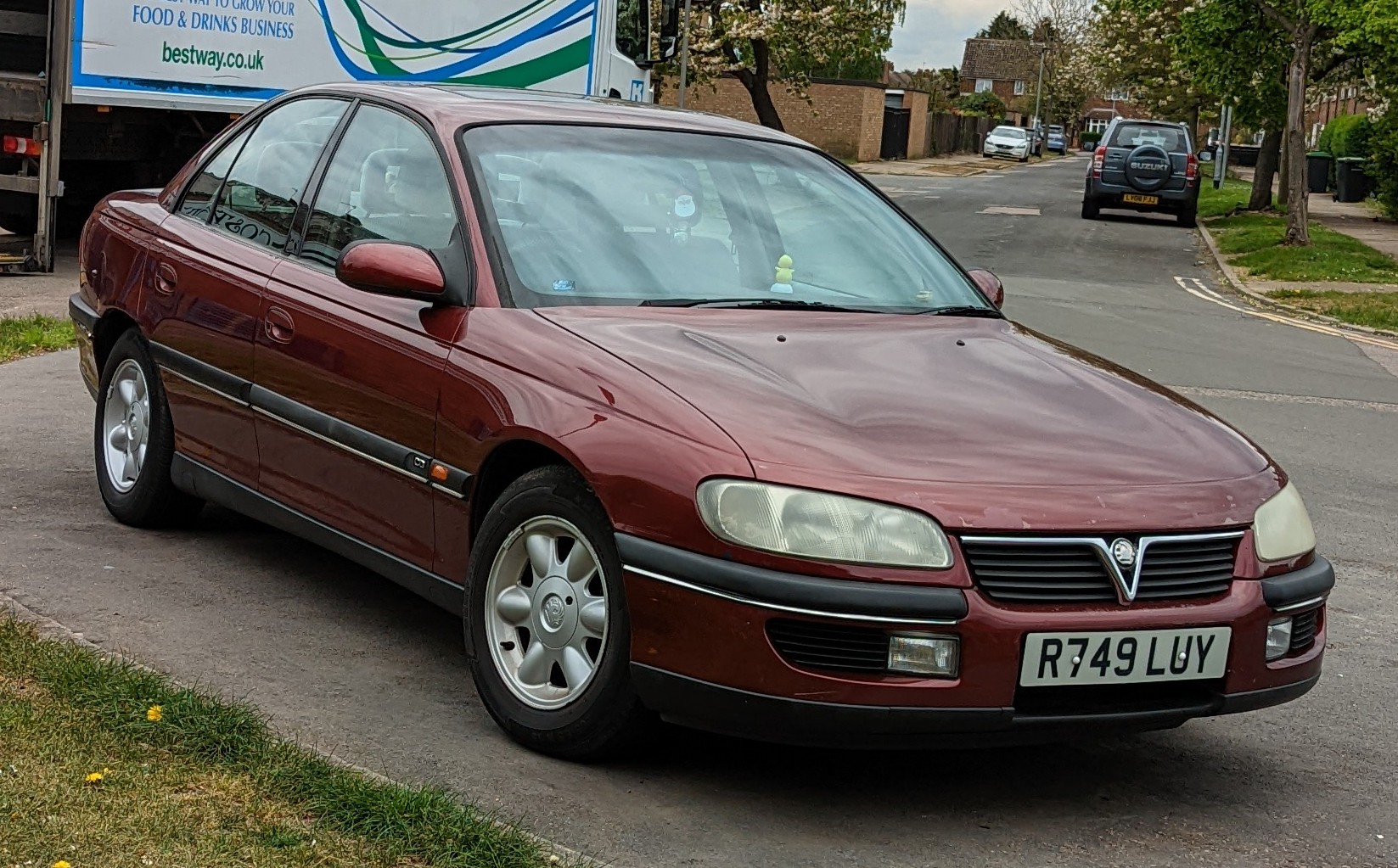 Опель омега б 2.0 купить. Opel Omega 1995 2.5. Vauxhall Omega b. Vauxhall Omega 2.2. Vauxhall Omega.