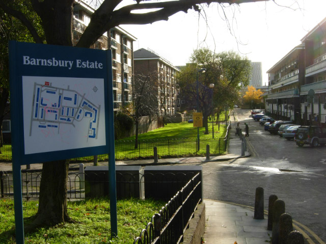 File:Barnsbury Estate - geograph.org.uk - 623697.jpg