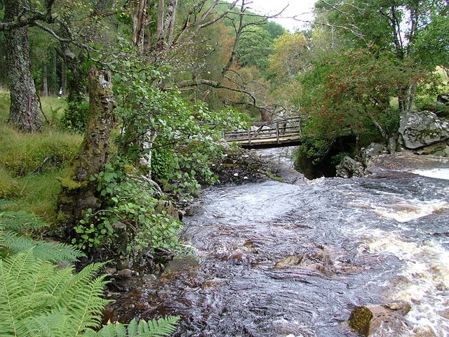 File:Bridge over the Dundonnell River - geograph.org.uk - 249446.jpg