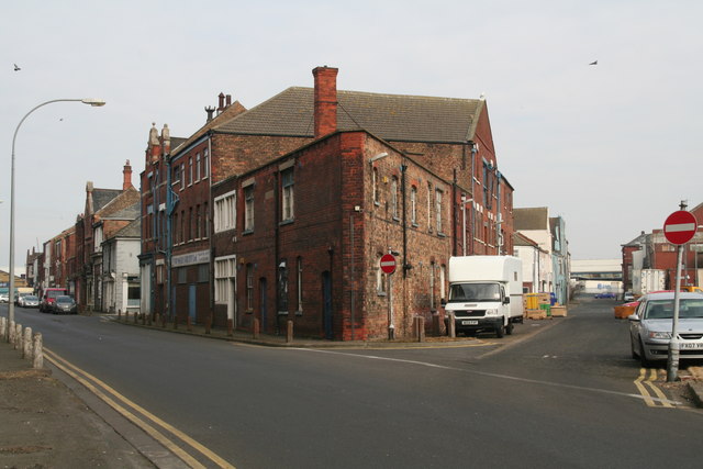 File:Building on the corner of Cross Street and Fish Dock Road, Grimsby - geograph.org.uk - 4393042.jpg