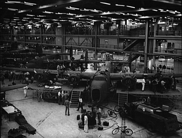 File:C-87 Liberator Express production line 1942.jpg