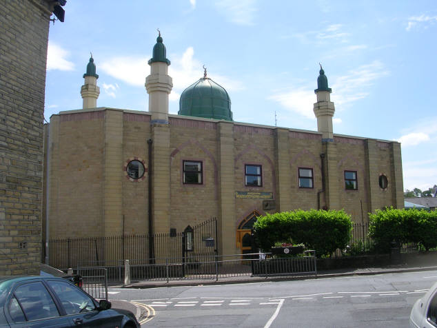 File:Central Mosque - Gibbet Street - geograph.org.uk - 868139.jpg