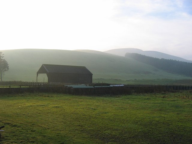 File:Clipping shed, North Slipperfield. - geograph.org.uk - 82351.jpg
