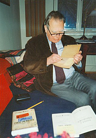 File:Czesław Miłosz 1986 (alt).jpg
