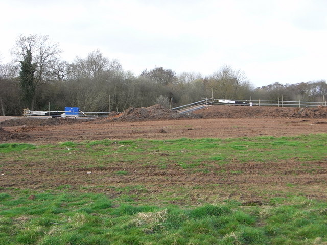 File:Droitwich Junction Canal - building site. - geograph.org.uk - 1218087.jpg