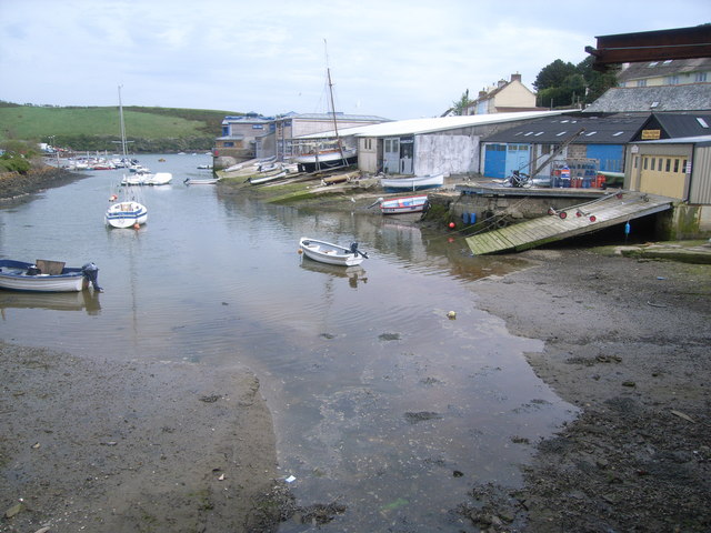 File:Estuary and boat sheds as seen from Gould Road - geograph.org.uk - 888033.jpg