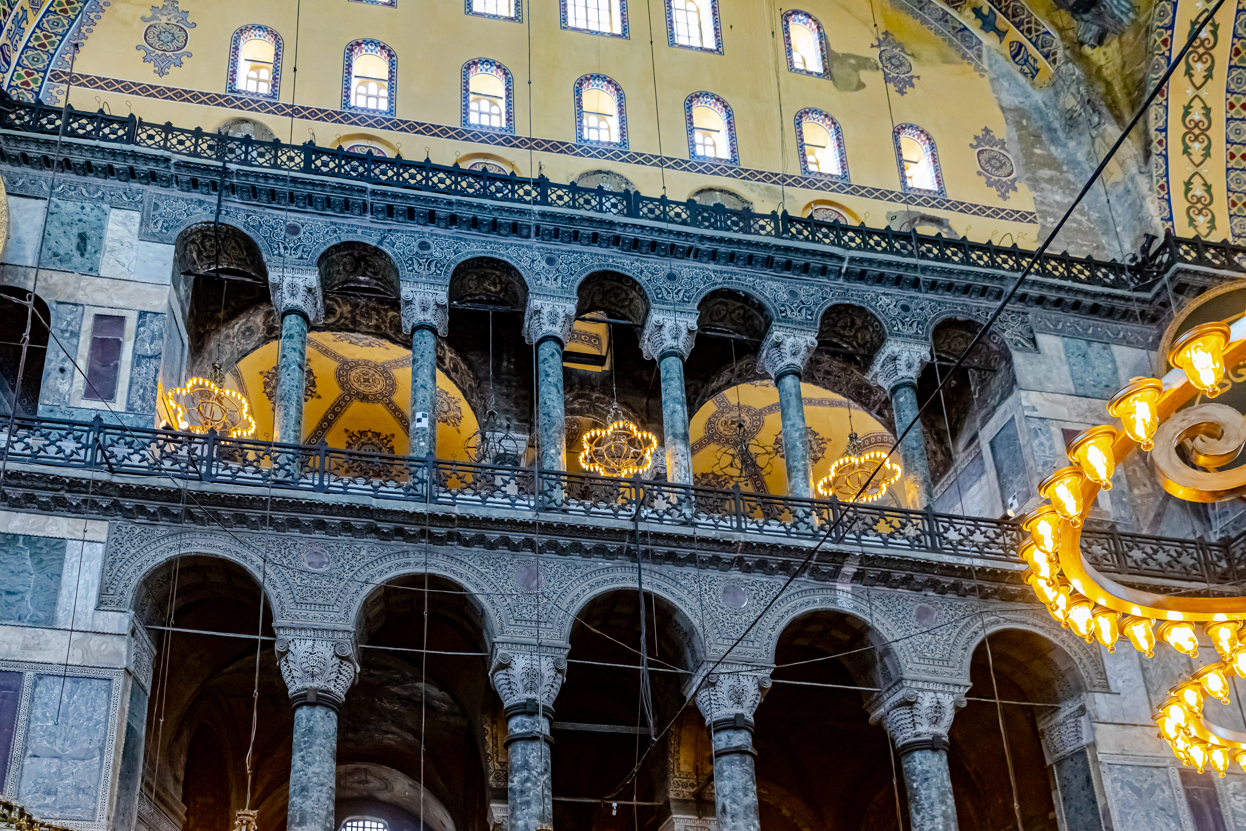 Royan hagia sophia. Кошка в соборе Святой Софии.