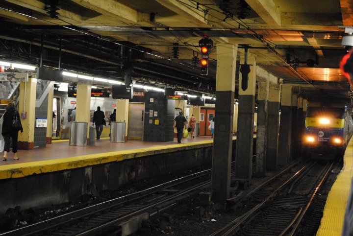 File:LIRR at NY Penn station.jpg