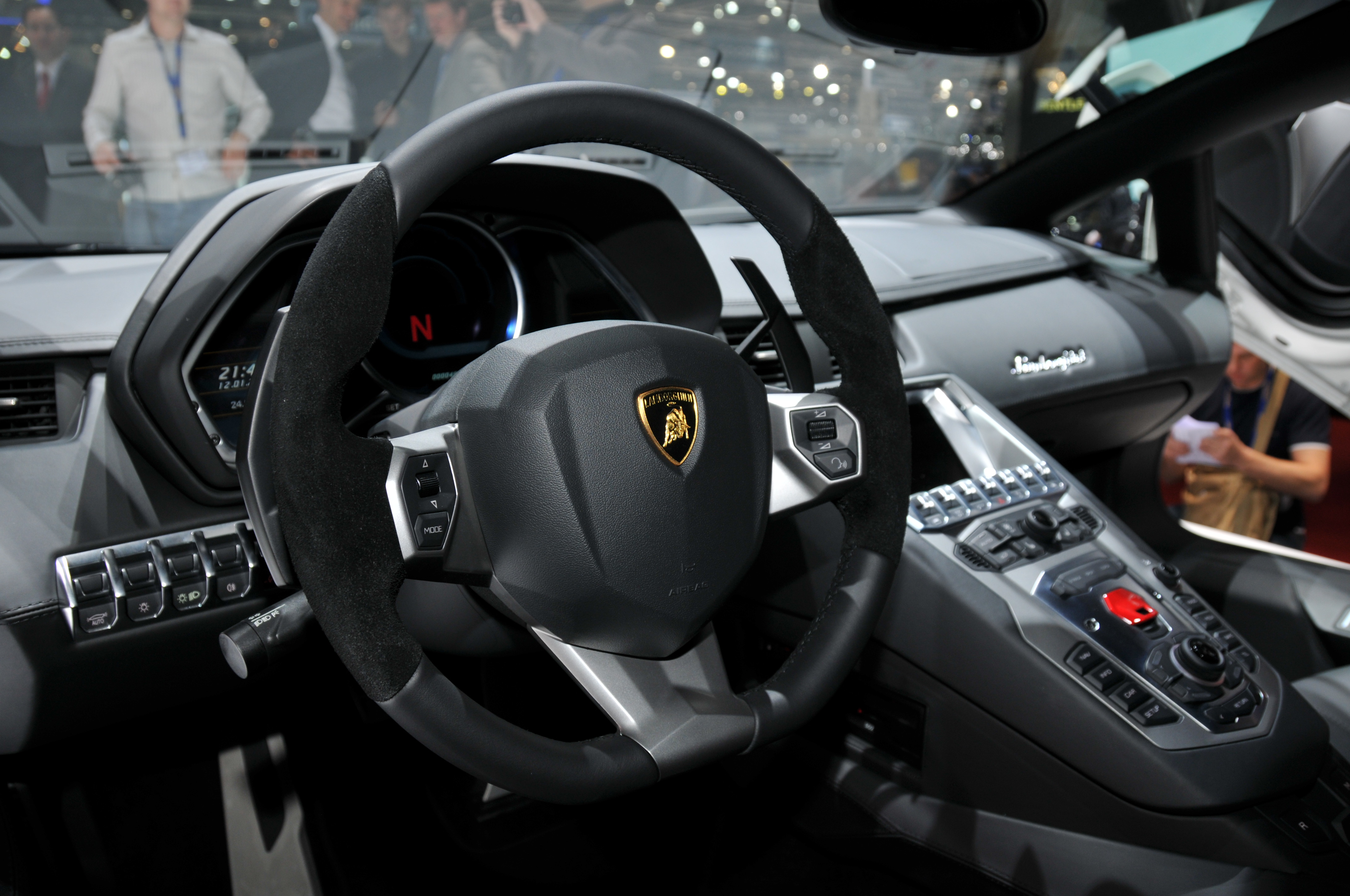 File:Lamborghini interior (5488709918).jpg - Wikimedia Commons