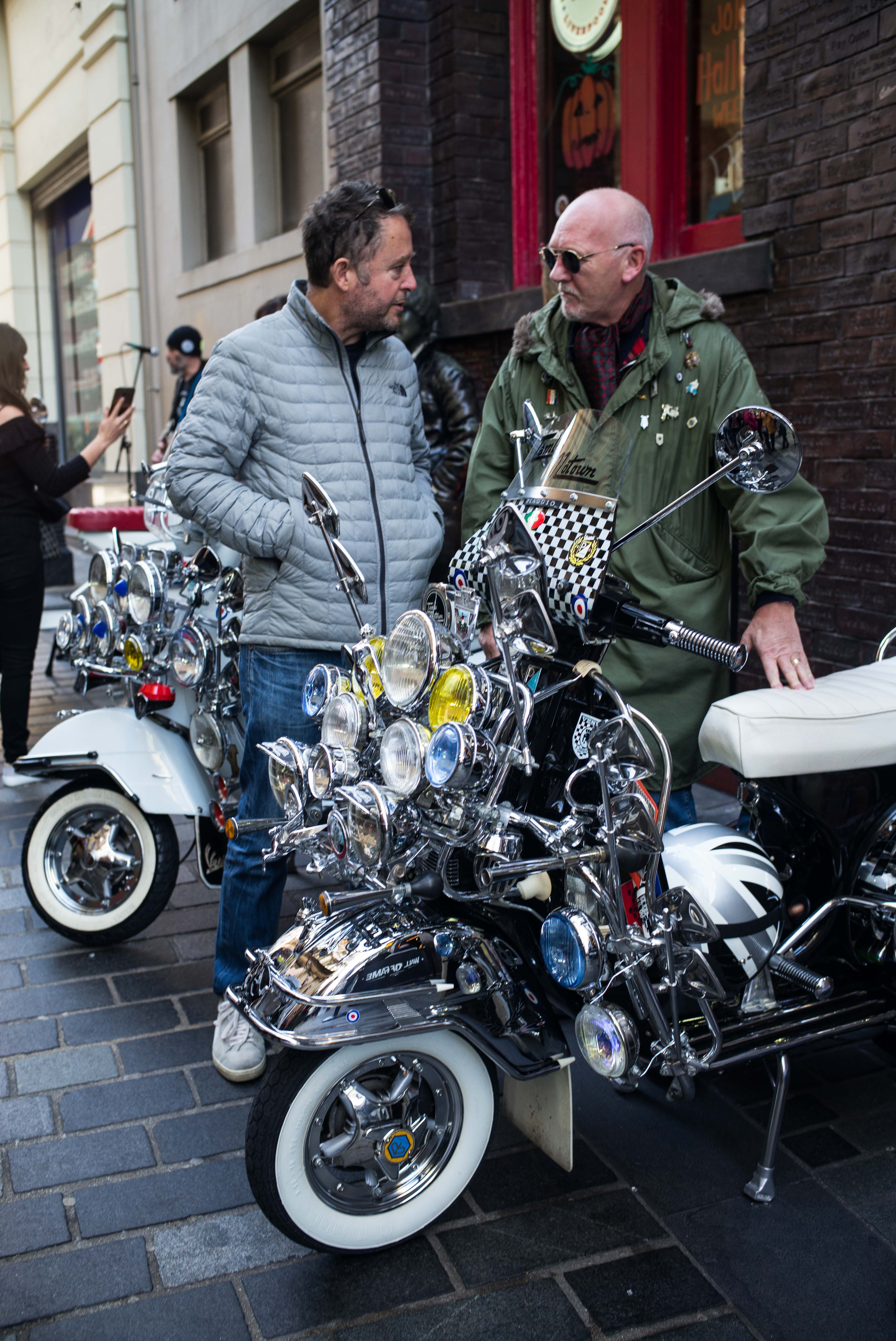 File:Les Telford ＃21 - Mathew Street - scooter - mod (2018-10-20 13.24.40 by Cartridge Save A Day in the Life).jpg - Wikimedia