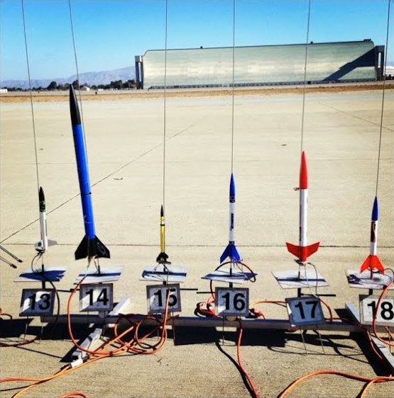 File:Model rockets ready for liftoff at a club launch.jpg