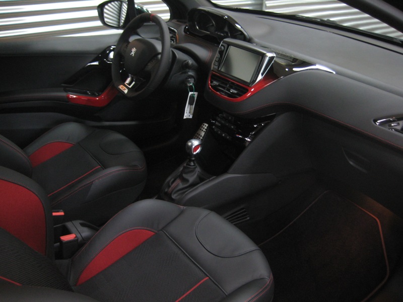 File Peugeot 208 Gti 1 6 Thp 200 Inside Jpg Wikimedia Commons