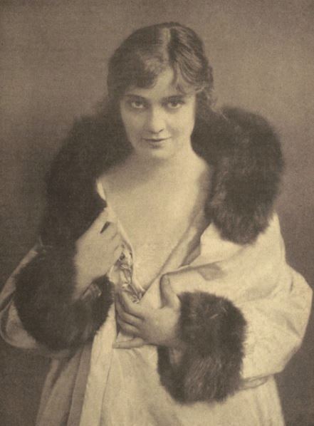 File:Phoebe Foster - 1919 Munceys Mag.jpg