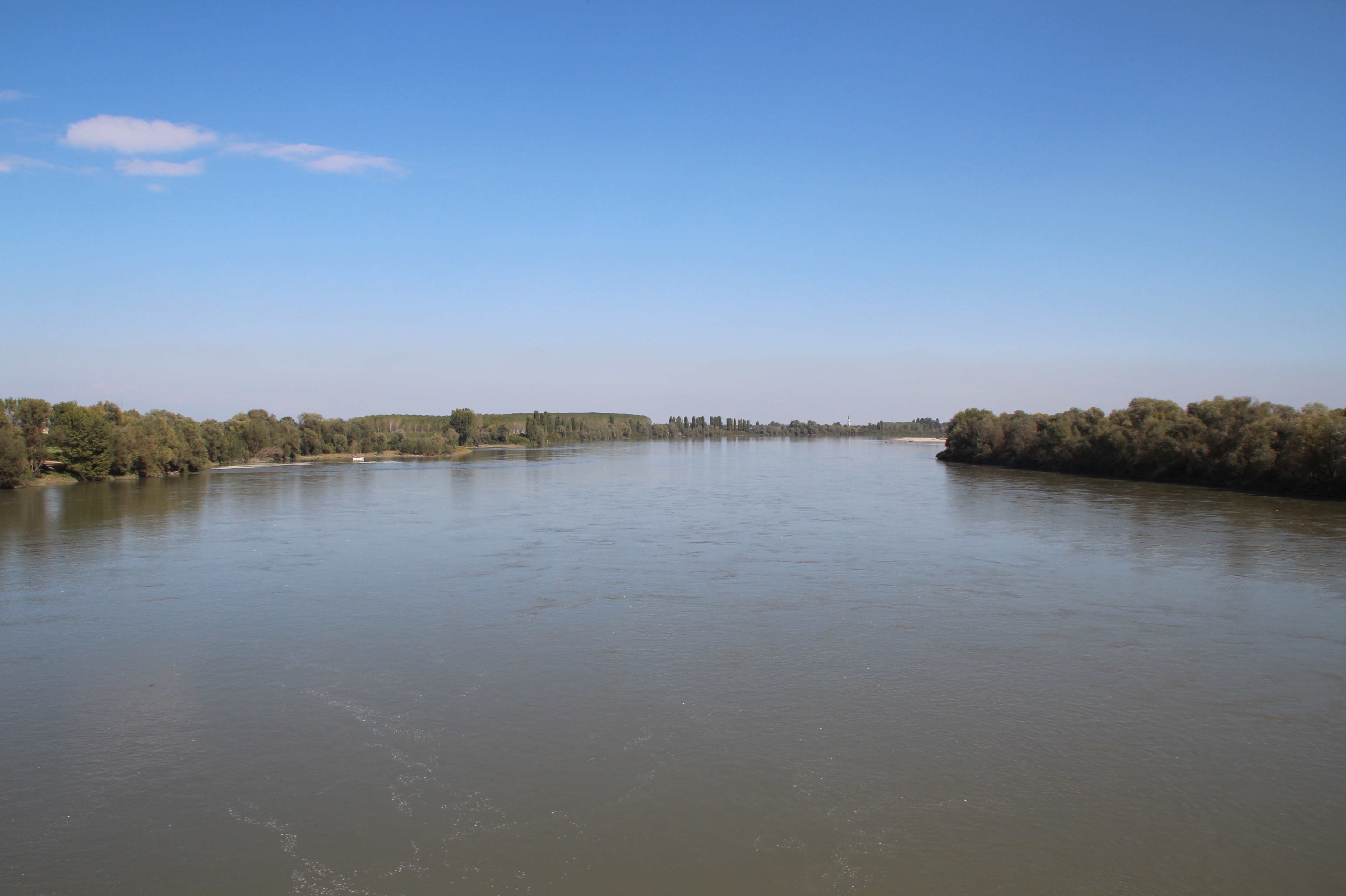 Близость к реке ровная поверхность. Gone Fluss.