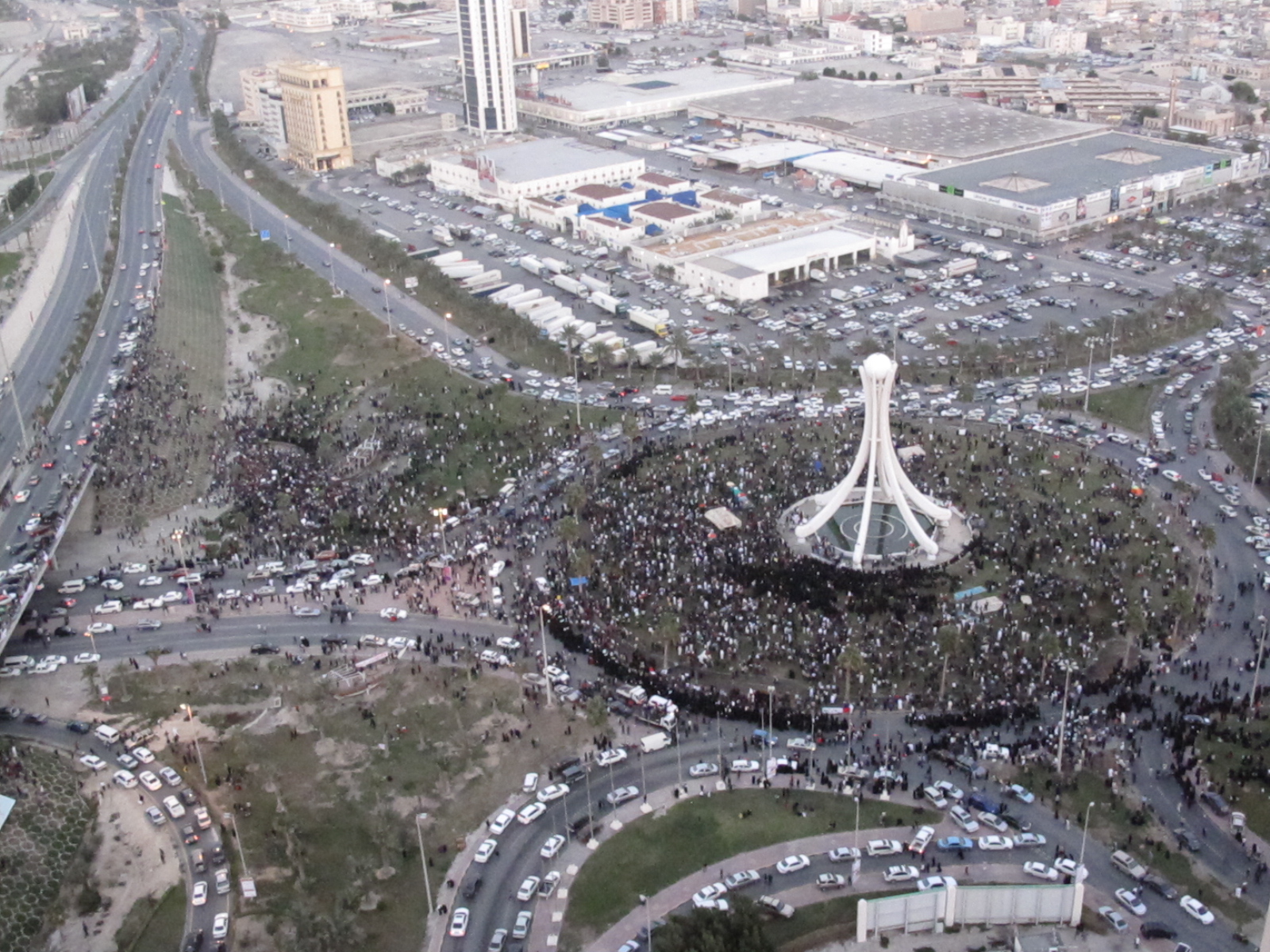 File:Protests in Bahrain, February 2011 43.jpg - Wikimedia ...