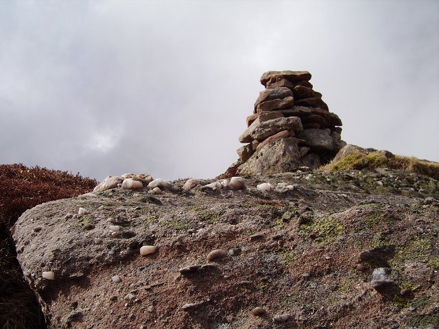 File:Sandstones - Ben Griam Beg - geograph.org.uk - 162526.jpg