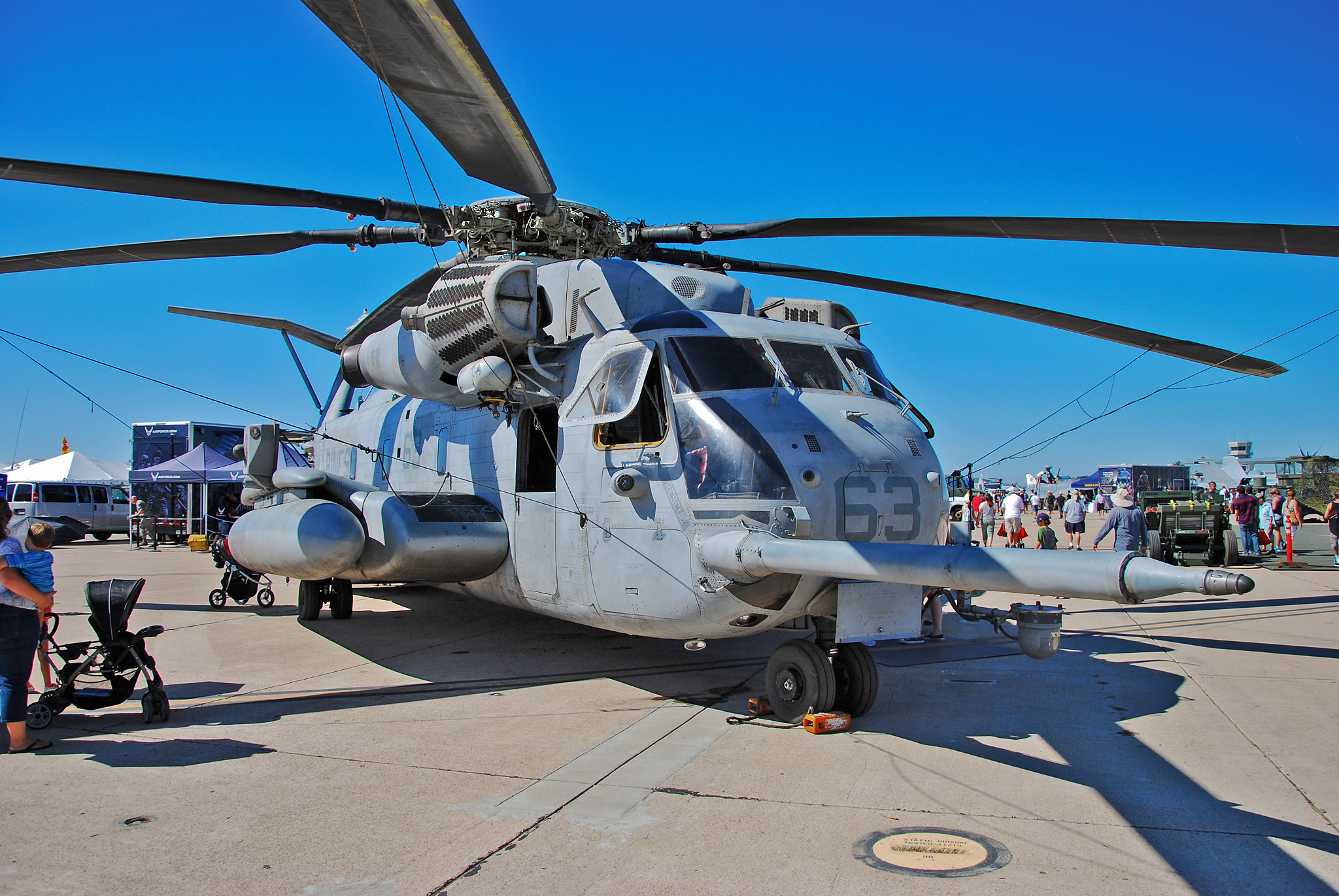 Sikorsky ch 53e super stallion. Вертолет Sikorsky Ch-53e кабина. Сикорский Ch-53e super Stallion складной. Sikorsky Ch-53 super Stallion Sketch.