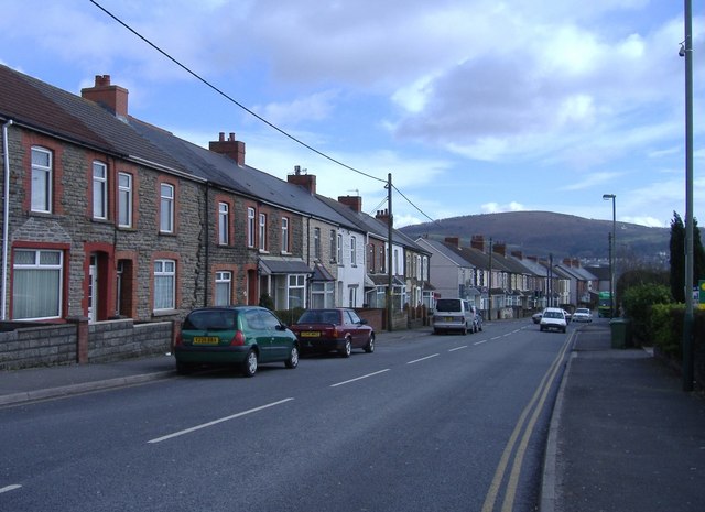 File:St Cenydd Road, Trecenydd - geograph.org.uk - 371931.jpg