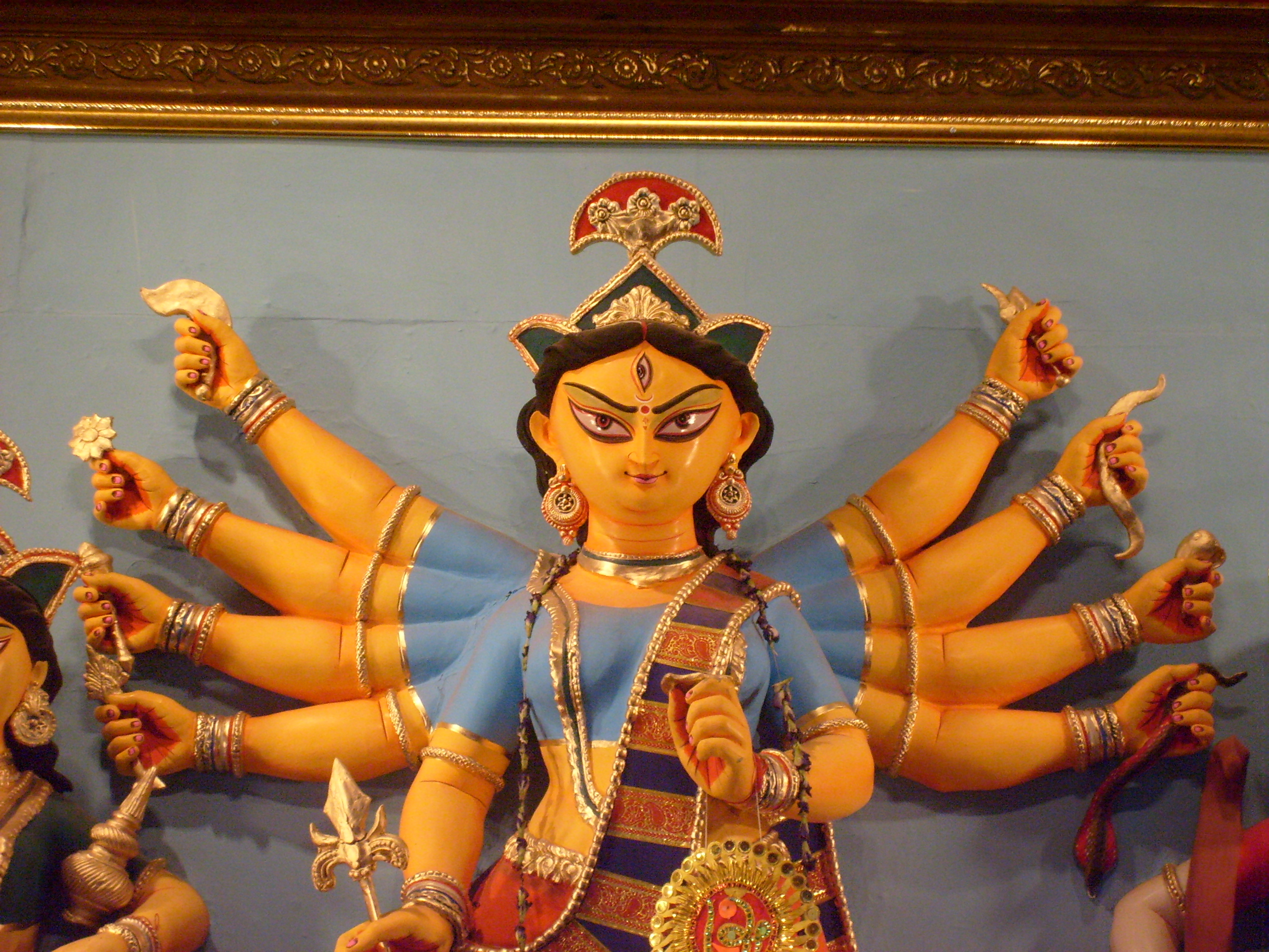 File:Telengabagan Durga Puja 2009 (27).jpg - Wikimedia Commons