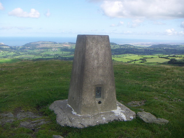 File:Trig Pillar Moelfre Uchaf - geograph.org.uk - 553798.jpg