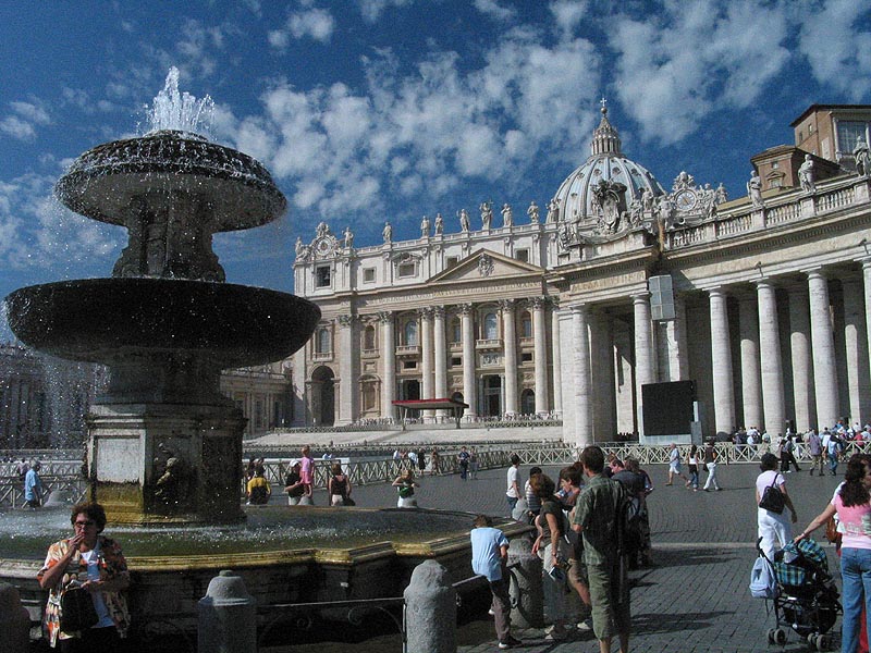 File:Vatican Piazza San Petro Brunnen.JPG