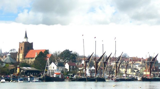 File:Vessels moored at Maldon quay - geograph.org.uk - 319790.jpg