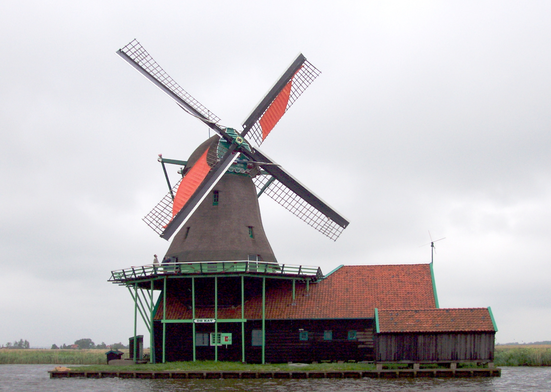 Современная мельница. Ветряные мельницы Нидерланды 16 век. Ветряная мельница современная. Ветряные мельницы для электричества.