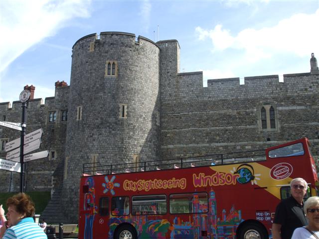 File:Windsor Castle - geograph.org.uk - 908745.jpg