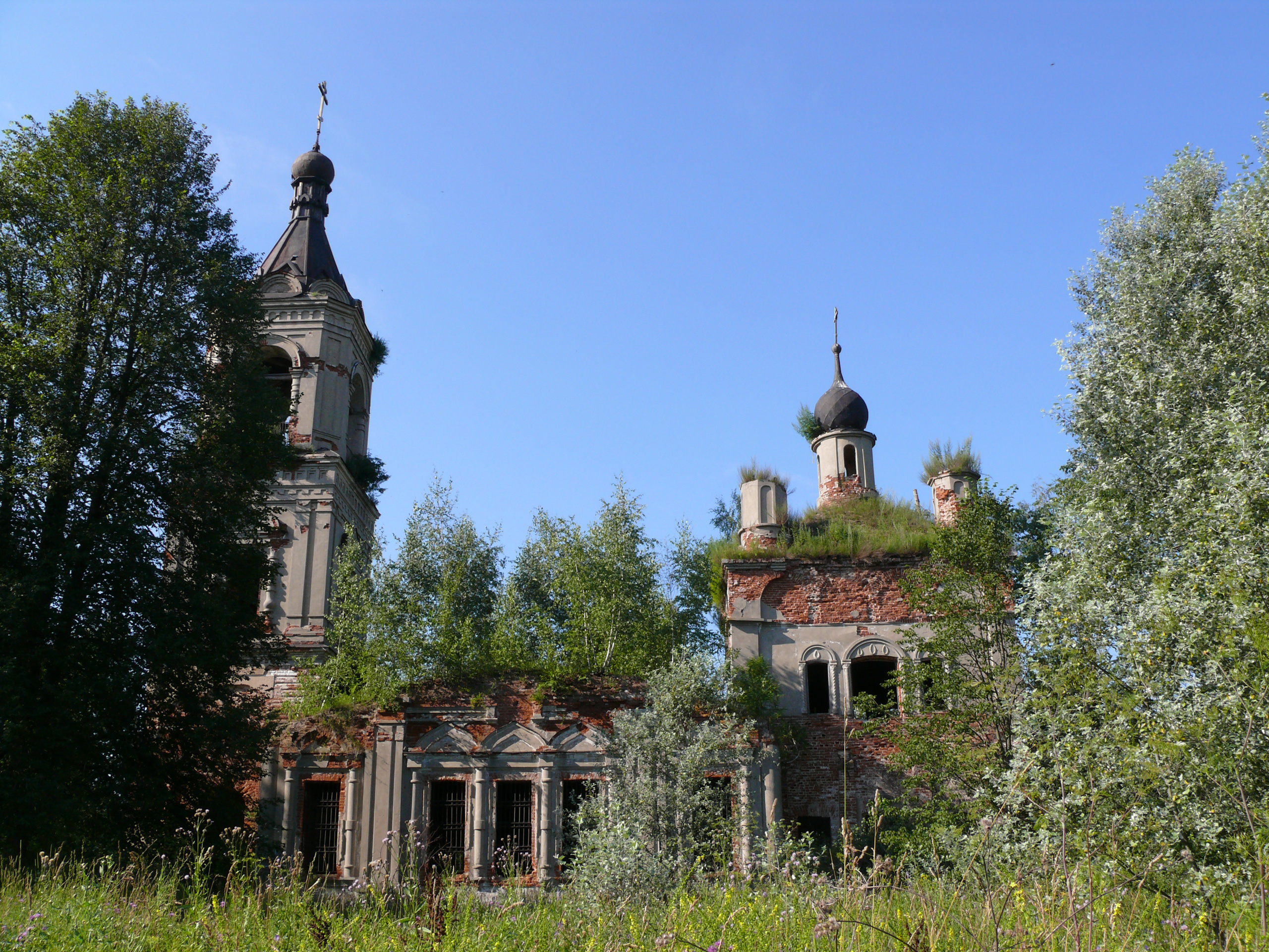 Г жуковский калужской области. Церковь Троицы Живоначальной Жуковский район. Храм в Запажье Жуковский район. Запажье Калужская область. Церковь Троицы Живоначальной в Запажье.