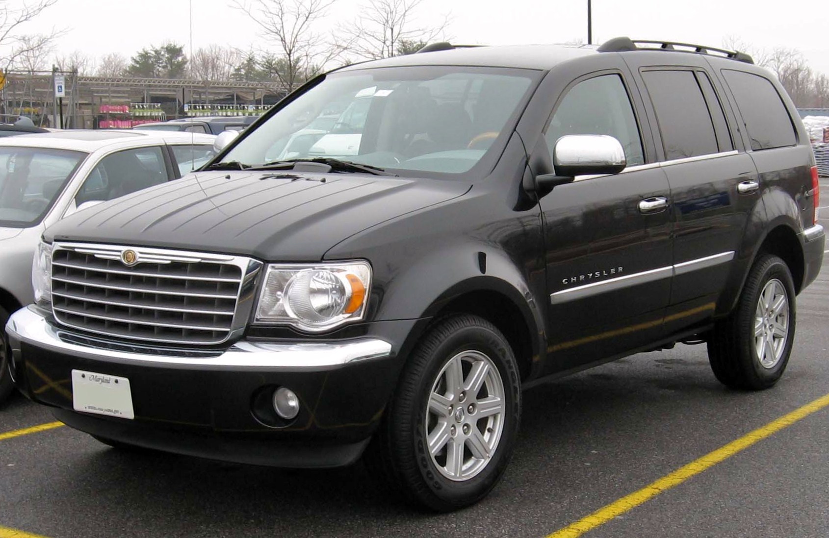 2008 Chrysler aspen suv #1