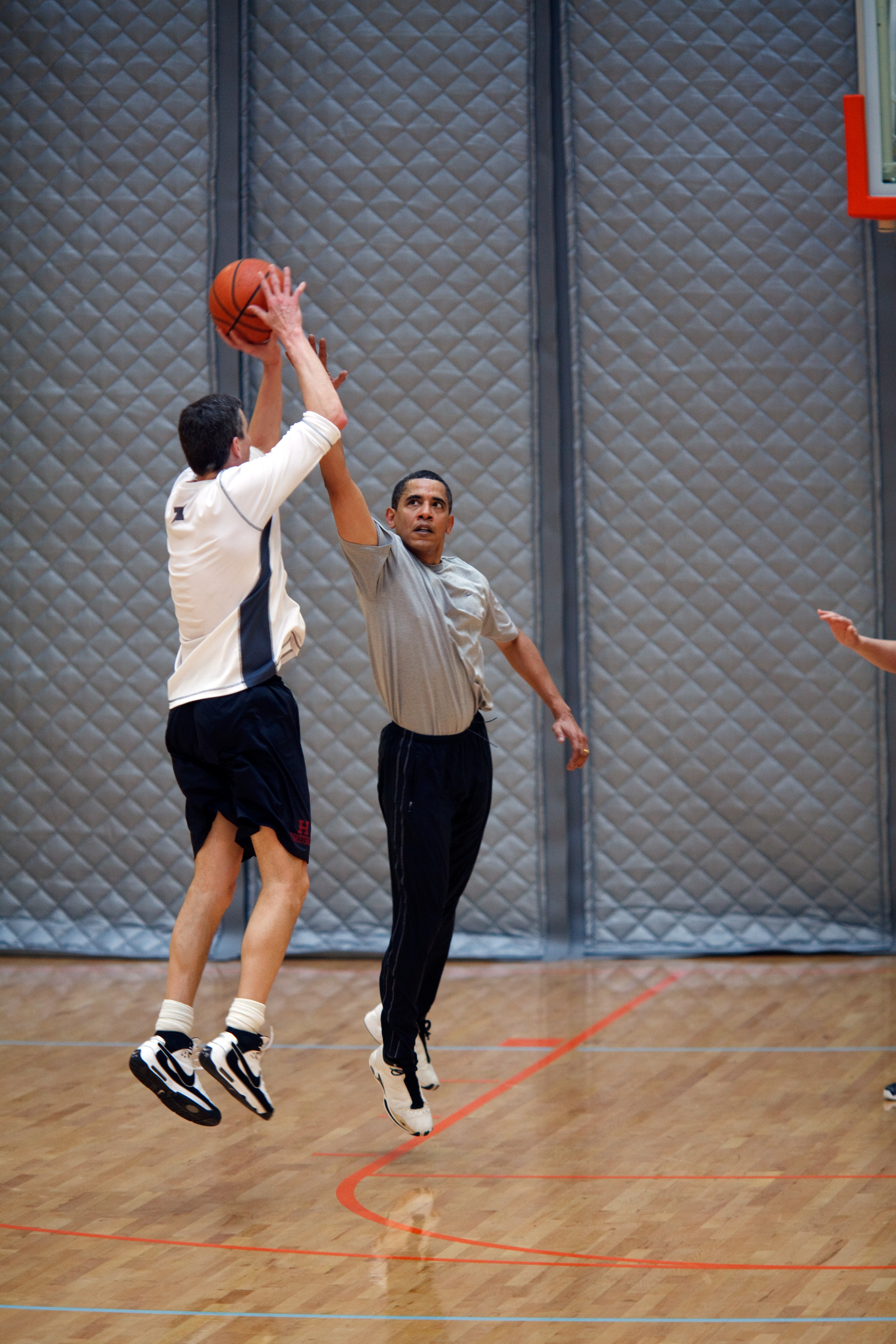 barack obama basketball