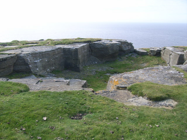 File:Coastal rock formation at Noup Head - geograph.org.uk - 953527.jpg